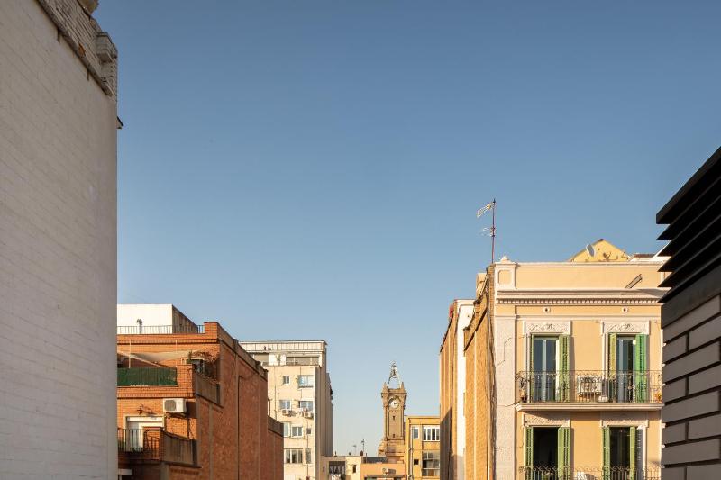 Feelathome Plaza Apartments - image 9