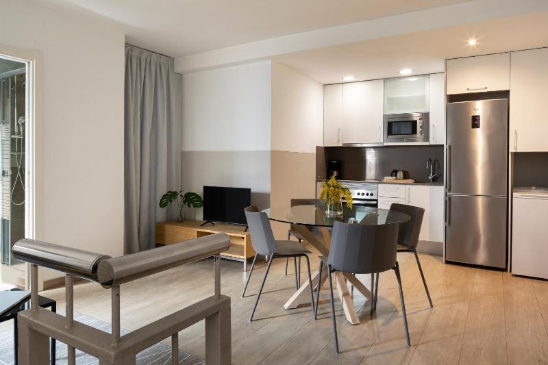 Feelathome Plaza Apartments - image 8