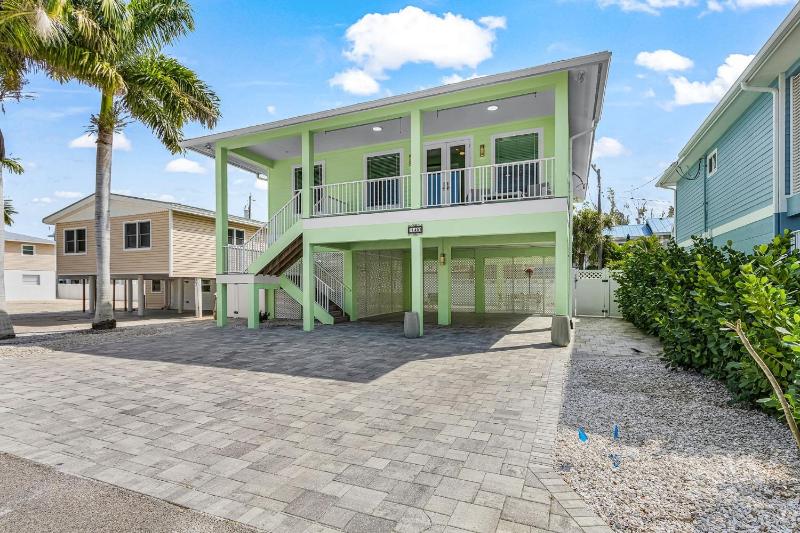 140 Pearl Paradise 3BR 2BA with Pool! home - image 6