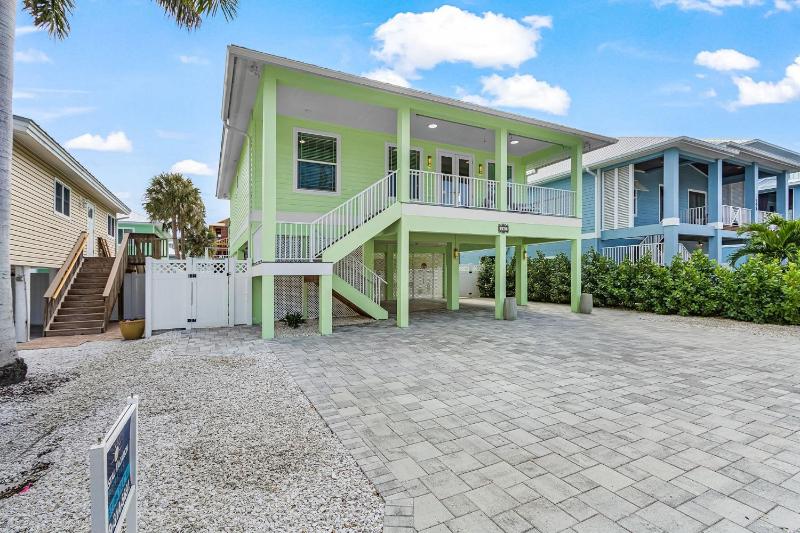 140 Pearl Paradise 3BR 2BA with Pool! home - image 4