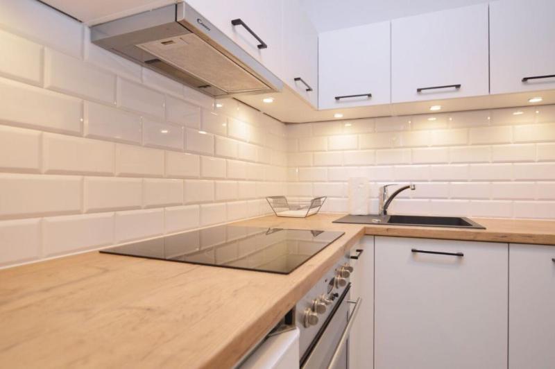 Comfortable Victus Studio near the Railway Station by Noclegi Renters - image 2