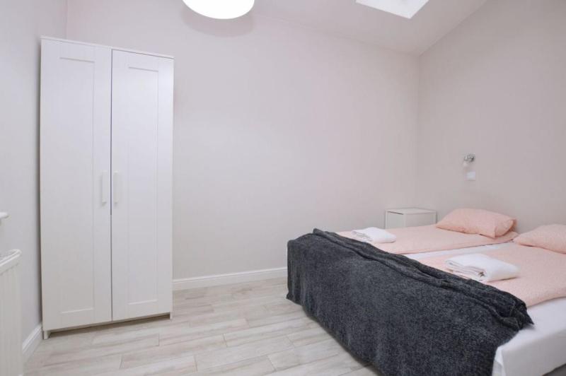Comfortable Victus Studio near the Railway Station by Noclegi Renters - image 9