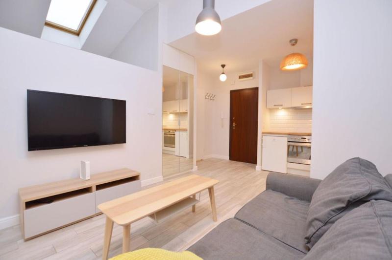 Comfortable Victus Studio near the Railway Station by Noclegi Renters - image 7