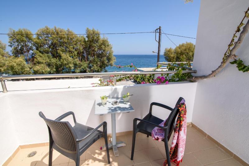 Double Room with Sea View image 2