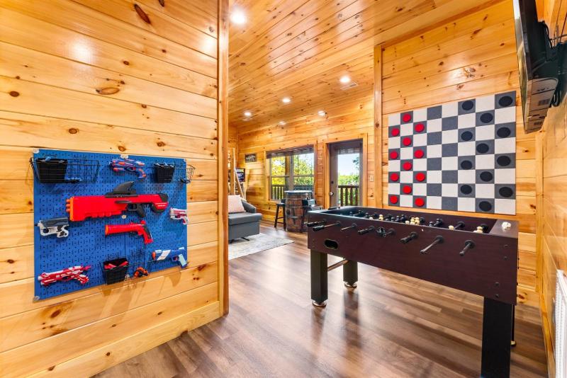 Family Cabin Private Indoor Pool Hot Tub Views Arcades EV - 5 Min to Pkwy - image 15