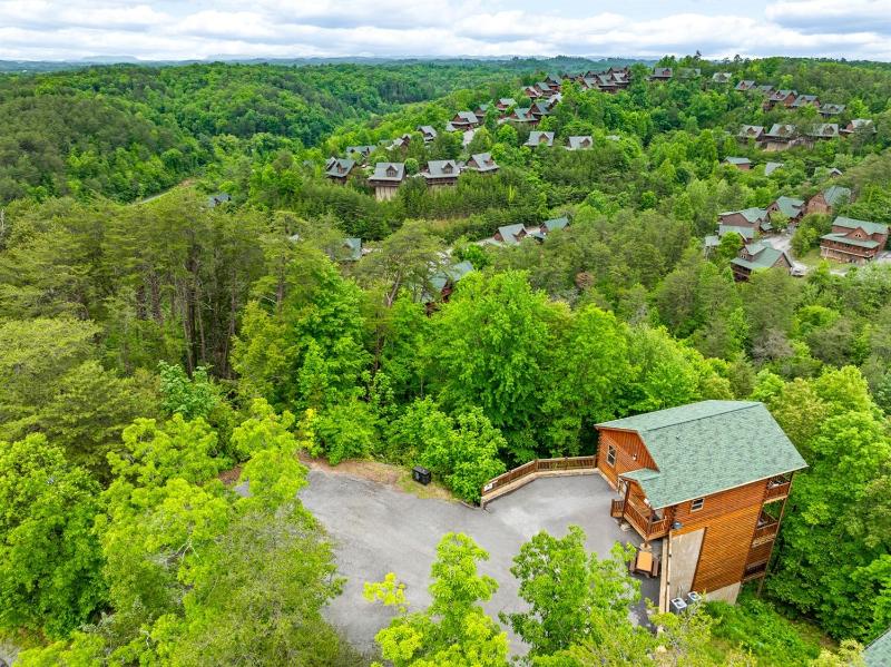 Family Cabin Private Indoor Pool Hot Tub Views Arcades EV - 5 Min to Pkwy - image 14