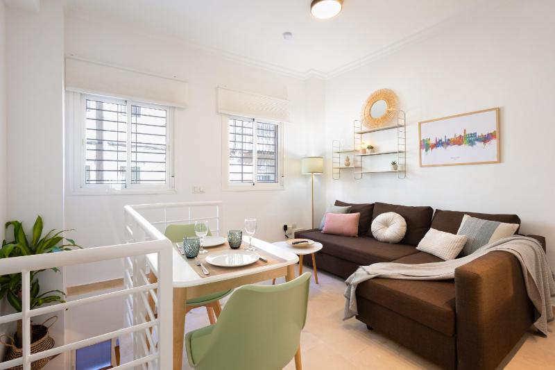 C39 Cosy apt next to the City Center - image 16