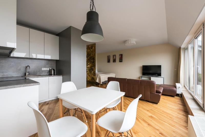 Napoleon Hill Apartment - image 11