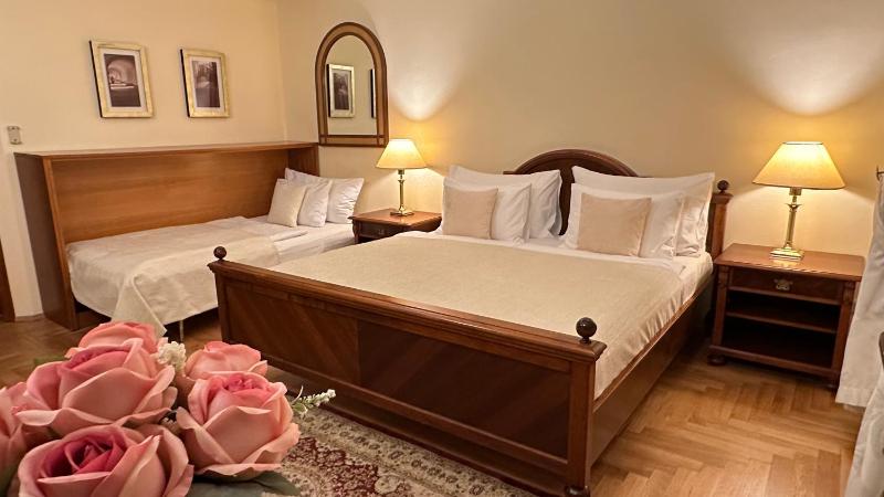 FLEUR DE LIS HOTEL - image 15