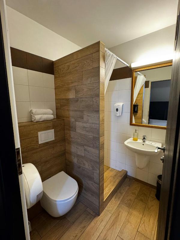 Apple Economy Hotel - image 29