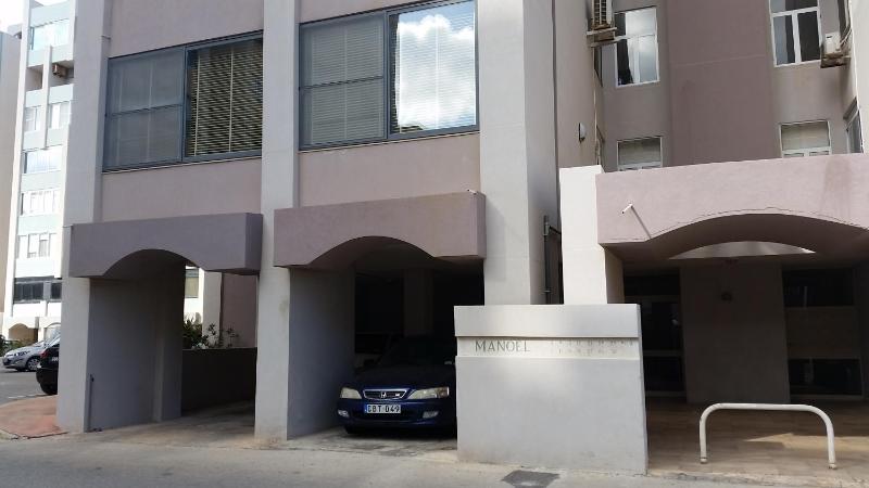 Bayview Two Bedroom St Georges Bay with free parking - image 2