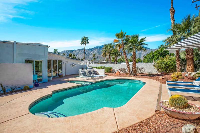 Mid-Century Oasis w Heated Pool & Hot Tub 7min DT - image 32
