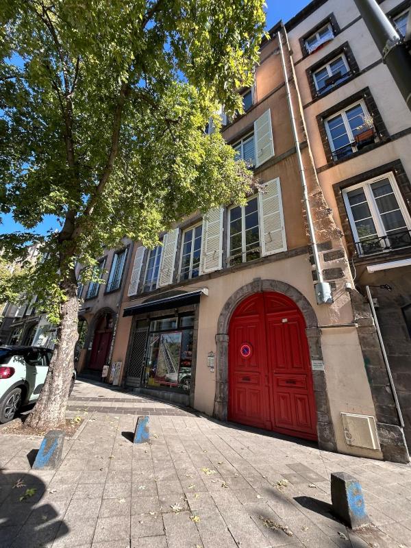 Le 23 - bel appartement de caractère au centre historique - image 9