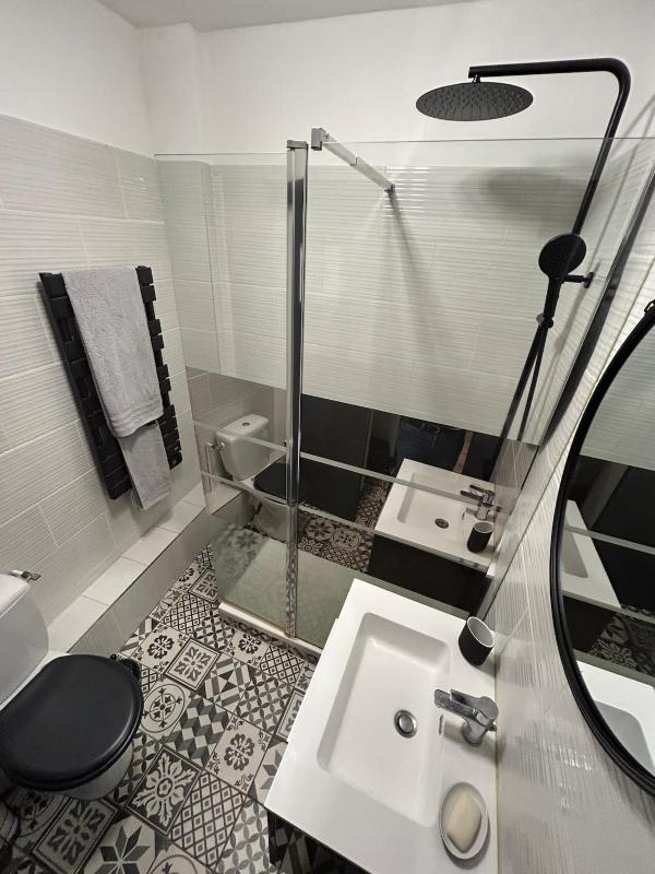 Le 23 - bel appartement de caractère au centre historique - image 19