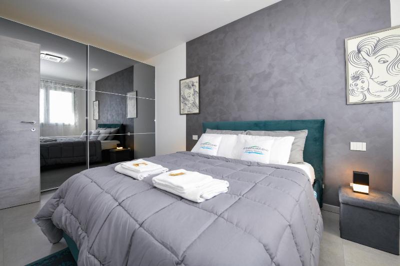 Opalia Residence - Rooftop Pool Apartment - image 22