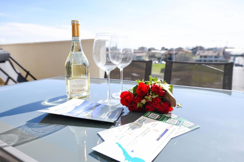 Opalia Residence - Rooftop Pool Apartment - image 9