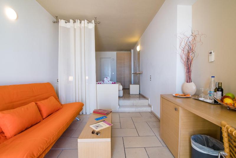 Junior Suite With Private Outdoor Tub image 3