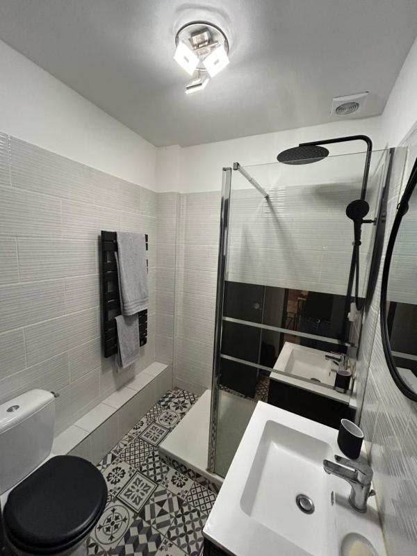 Le 23 - bel appartement de caractère au centre historique - image 25