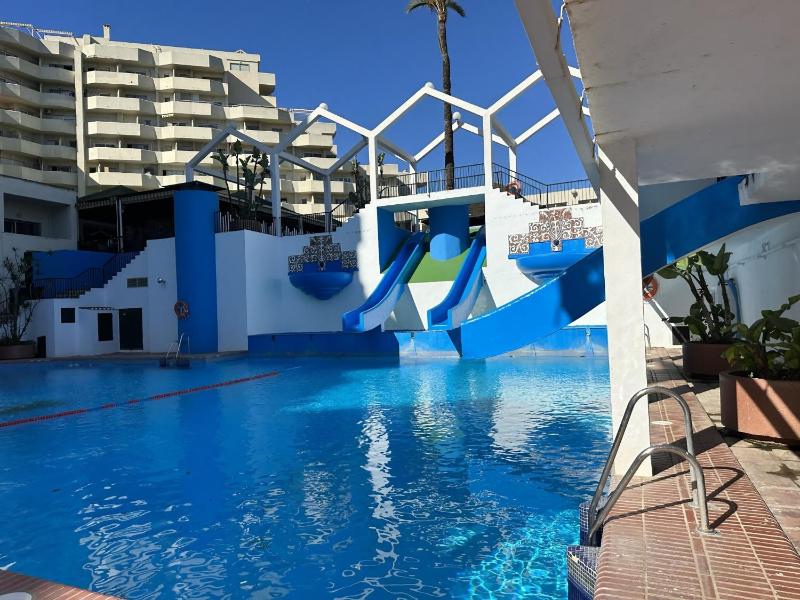 Benalbeach Terraza XXL junto al Mar - image 17