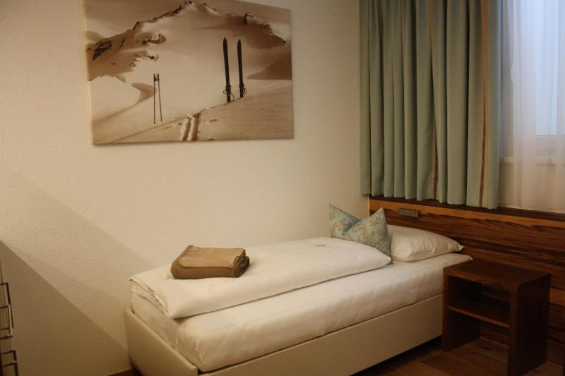 Basement Apartment (no view) image 4