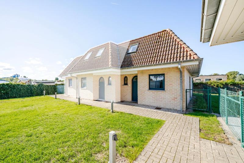 Delvaux 4 Huis 3 Met 2 Parkings - image 1