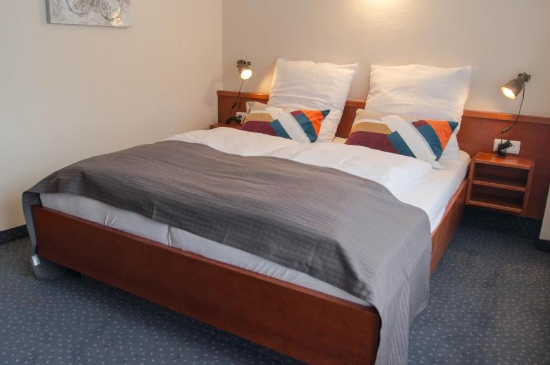 Standard Double Room image 2