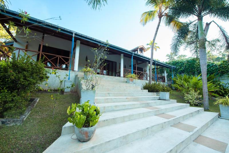 Coconut Grove Villa - Luxury 3 Bedrooms with Private Pool-Hikkaduwa - image 36