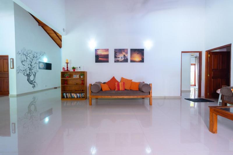 Coconut Grove Villa - Luxury 3 Bedrooms with Private Pool-Hikkaduwa - image 15