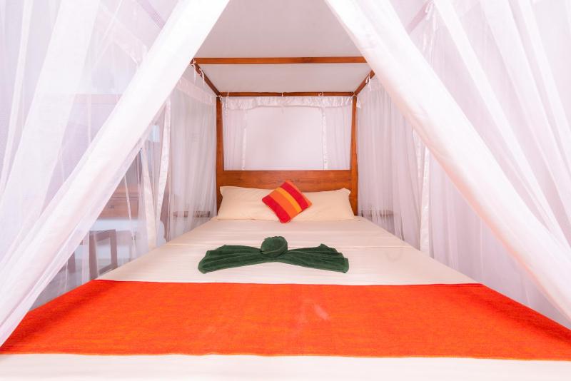 Coconut Grove Villa - Luxury 3 Bedrooms with Private Pool-Hikkaduwa - image 35