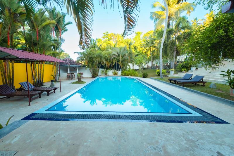 Coconut Grove Villa - Luxury 3 Bedrooms with Private Pool-Hikkaduwa - image 28