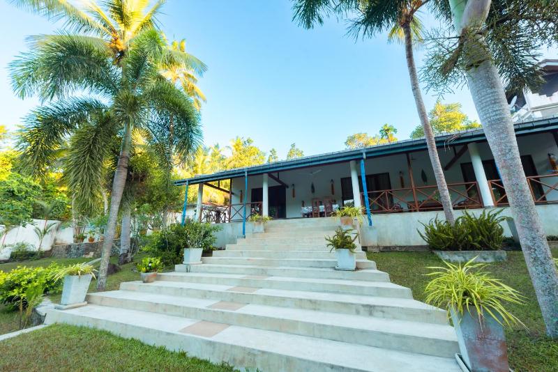 Coconut Grove Villa - Luxury 3 Bedrooms with Private Pool-Hikkaduwa - image 24