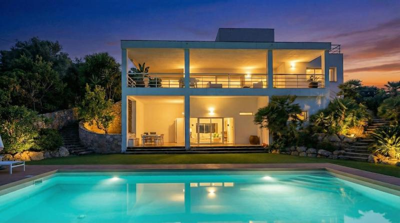 Villa Bon Neguit Amaizing View High on Golf and Sea in Sitges High comodity villa Suny oriented Best Area of Sitges - image 42