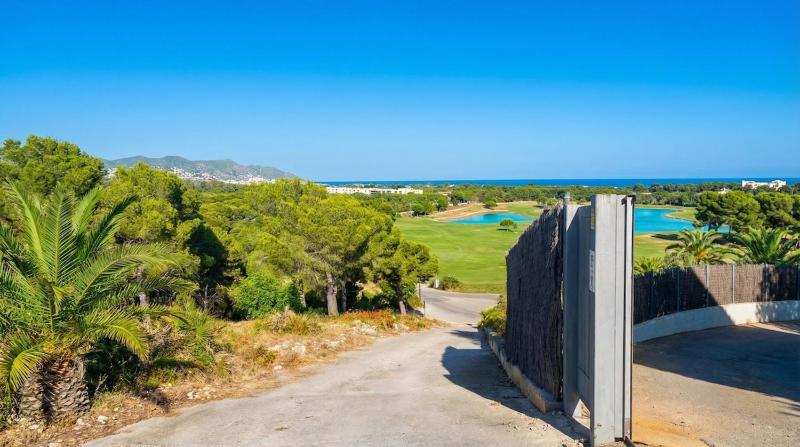 Villa Bon Neguit Amaizing View High on Golf and Sea in Sitges High comodity villa Suny oriented Best Area of Sitges - image 40