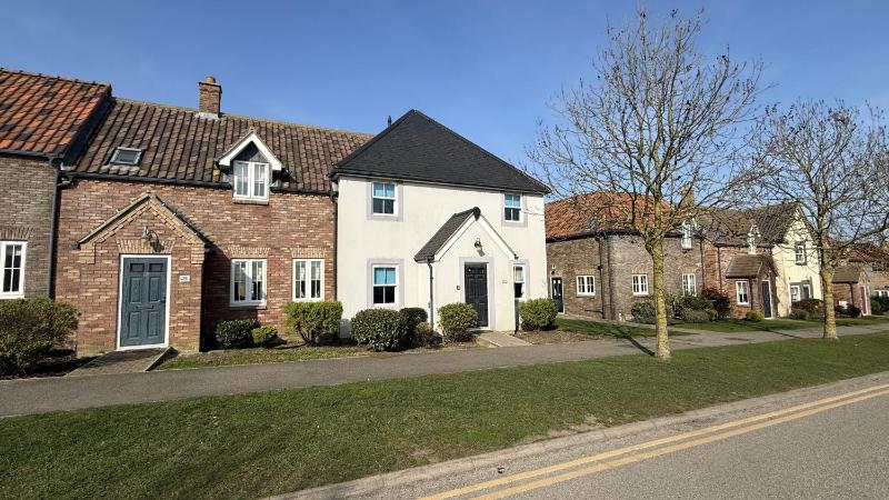 Greenwich Cottage - Part of the The Bay Filey Holiday Village with pool gym and direct beach access pub restaurant tennis and meadows walks - image 50