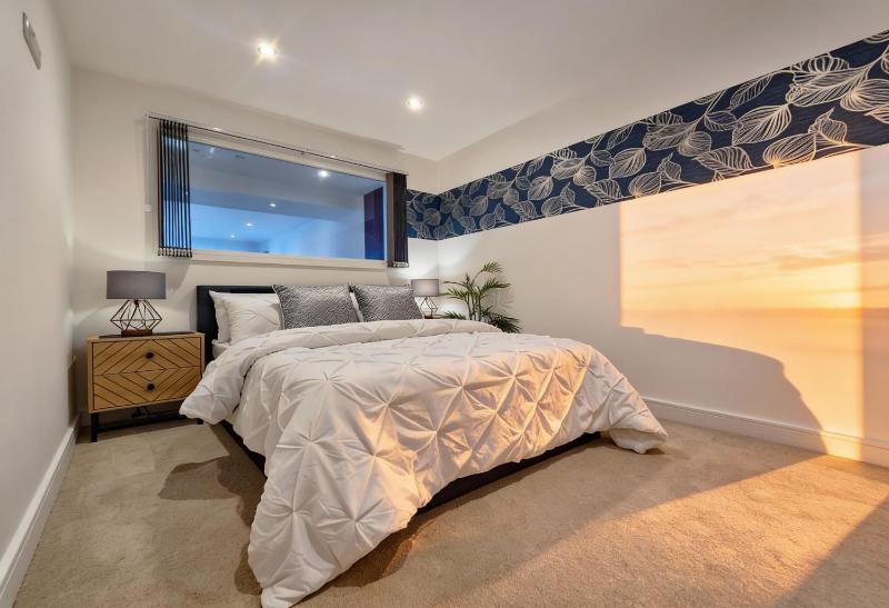 LUX 2Bed 2Bath Apartment with Terrace City Center - image 43