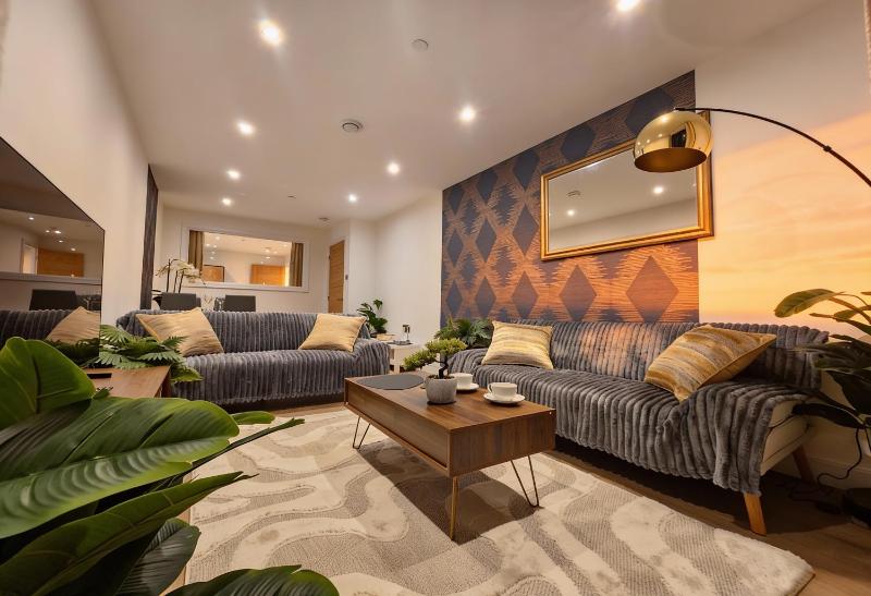 LUX 2Bed 2Bath Apartment with Terrace City Center - image 39