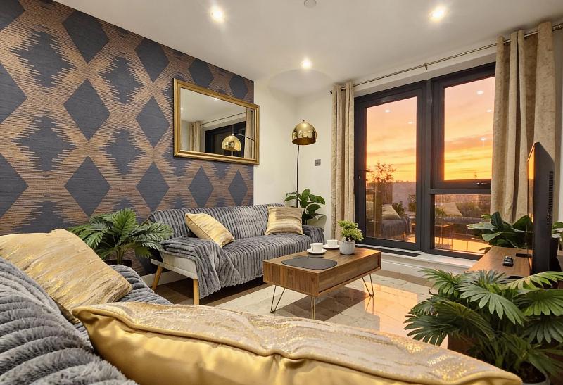 LUX 2Bed 2Bath Apartment with Terrace City Center - image 45