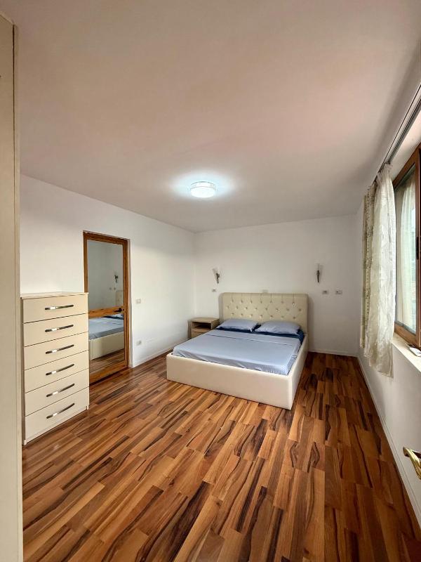 Valentino Villa - image 4