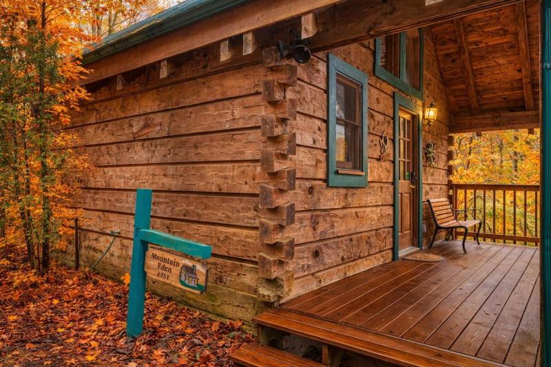 Mountain Eden Hot Tub Resort Pool WIFI FREE tickets each paid day!!! - image 30