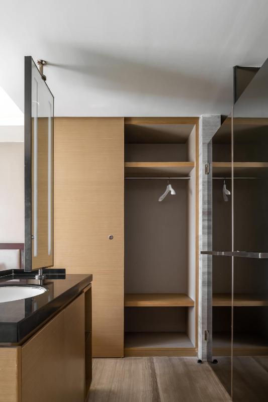Suli Hotel Chongqing1 Min Walk to MetroNear Jiefangbei&Hongya CaveInternational guest-friendlyFree Self-Service LaundryFree High-Speed WiFiFree Chinese TeaFree Travel Advice - image 30