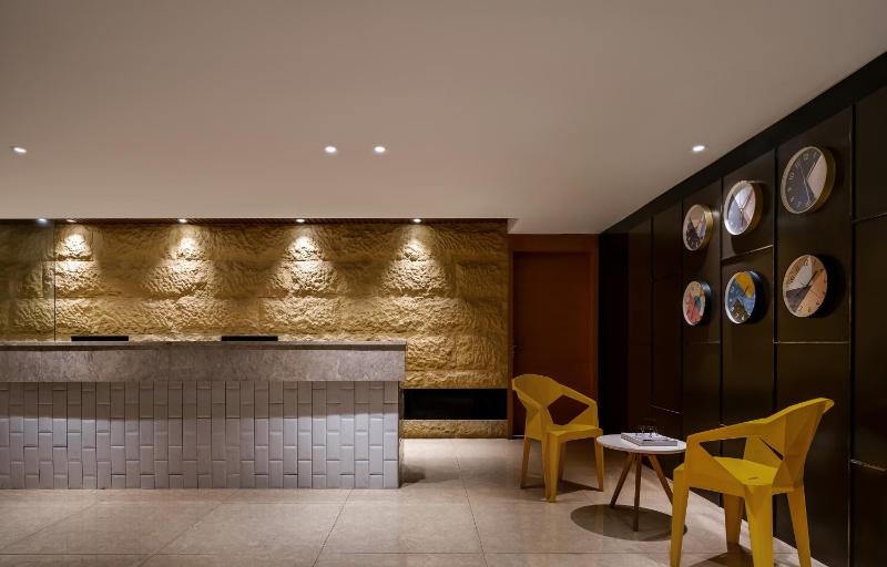 Suli Hotel Chongqing1 Min Walk to MetroNear Jiefangbei&Hongya CaveInternational guest-friendlyFree Self-Service LaundryFree High-Speed WiFiFree Chinese TeaFree Travel Advice - image 23