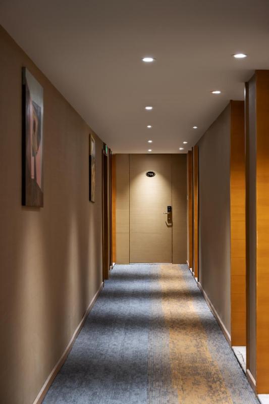 Suli Hotel Chongqing1 Min Walk to MetroNear Jiefangbei&Hongya CaveInternational guest-friendlyFree Self-Service LaundryFree High-Speed WiFiFree Chinese TeaFree Travel Advice - image 18