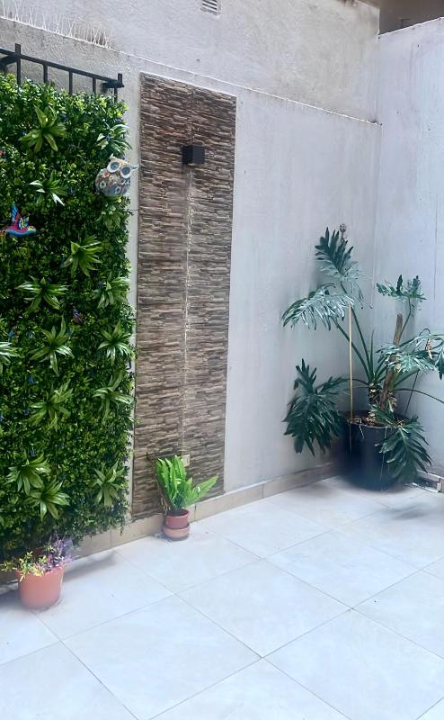 Palermo Gem -Bright & Stylish Apartment with Private Large Patio - image 9