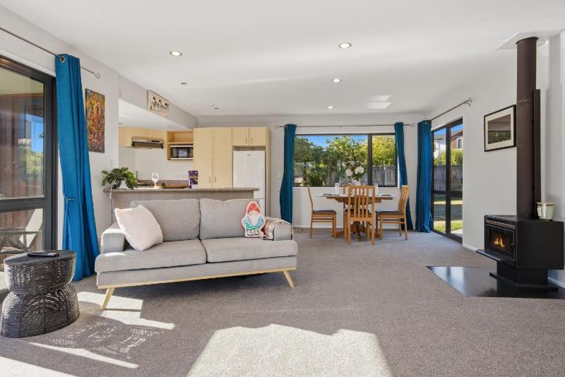 Home Sweet Home - Wanaka Getaway - image 38