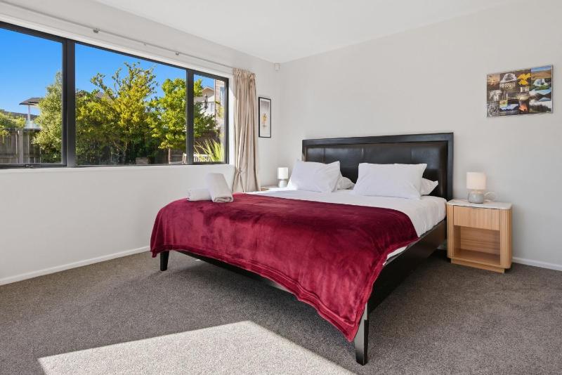Home Sweet Home - Wanaka Getaway - image 10