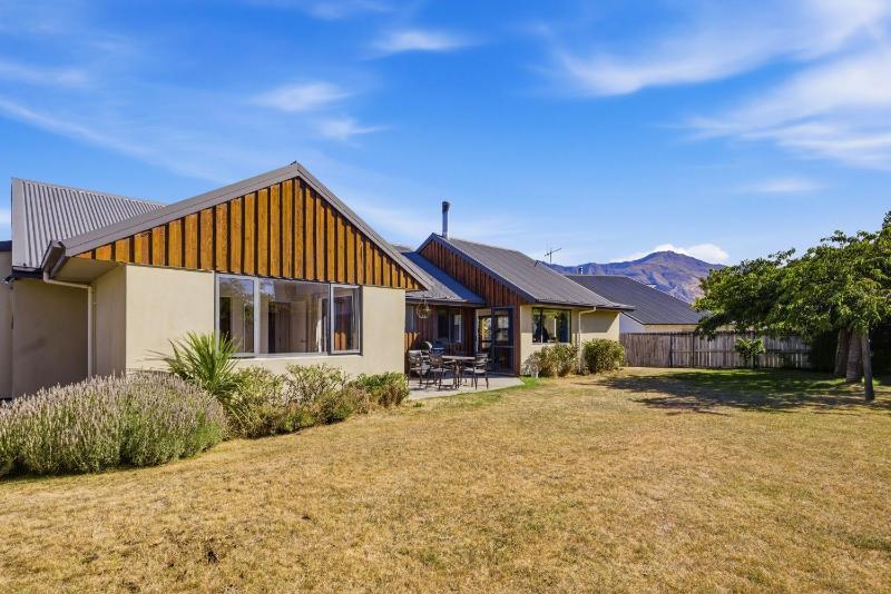 Home Sweet Home - Wanaka Getaway - image 16