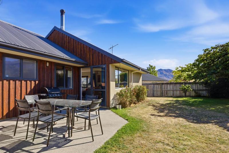Home Sweet Home - Wanaka Getaway - image 4