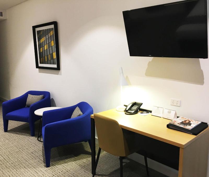 Studio Superior image 2