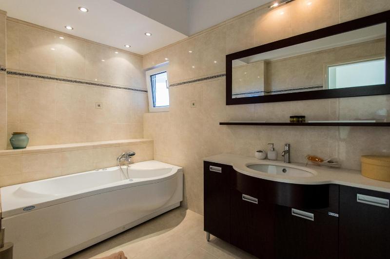 Four-Bedroom Villa image 2