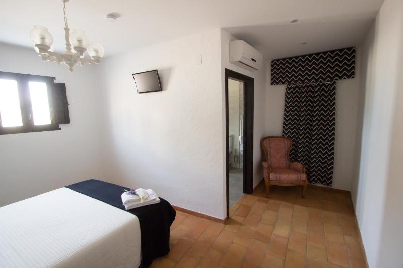 Double Room - Disability Access image 4
